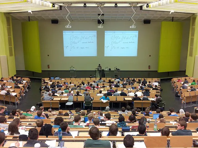 A crowded college lecture hall. Though they may be obscure, online trends aren't difficult to follow. 