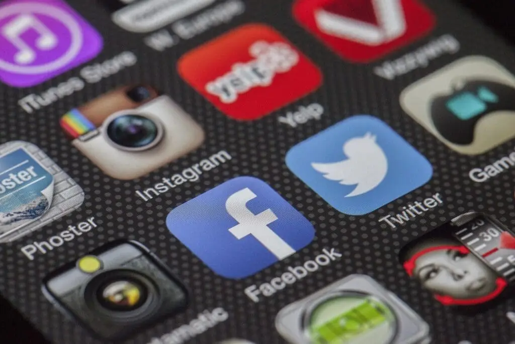 social media marketing for financial advisors